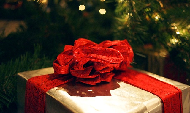 Wrap Christmas Gifts